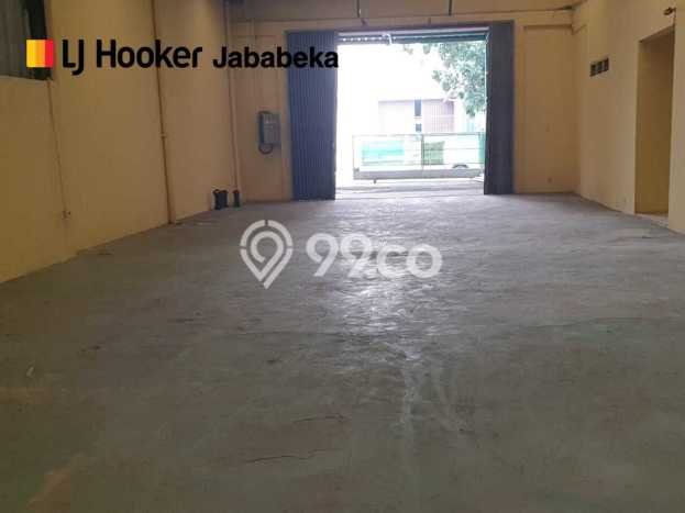 For Rent Gudang Premium di Jababeka, Luas 420m², Jalan Utama For Rent Gudang Premium di Jababeka, Luas 420m², Jalan Utama