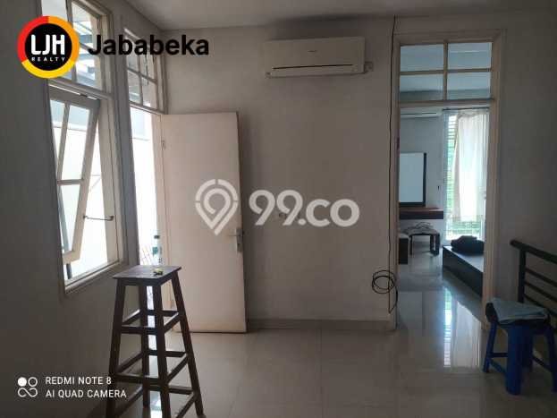 Dijual Cepat Rumah Favorit Siap Huni LB 245m2 di Lippo Cikarang, Cikarang Dijual Cepat Rumah Favorit Siap Huni LB 245m2 di Lippo Cikarang, Cikarang