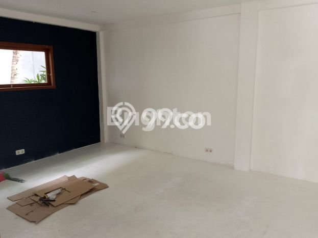 SEWA STRATEGIS! Ruko Kawasan Canggu, Luas 100m², Lokasi Ramai SEWA STRATEGIS! Ruko Kawasan Canggu, Luas 100m², Lokasi Ramai