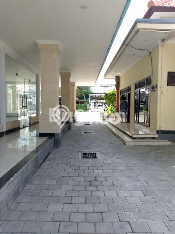 Komersial Ready di Kerobokan, Luas 868m², Lokasi Komersial, Jalan Mudah Komersial Ready di Kerobokan, Luas 868m², Lokasi Komersial, Jalan Mudah