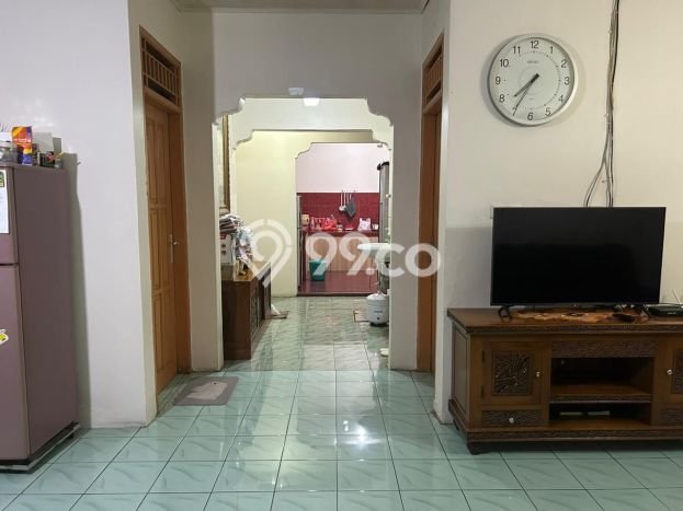 Rumah Modern 4 Kamar Siap Huni di Jatinegara, Dekat Pusat Perbelanjaan, Jakarta Timur Rumah Modern 4 Kamar Siap Huni di Jatinegara, Dekat Pusat Perbelanjaan, Jakarta Timur