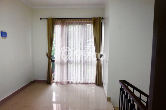 Disewakan segera rumah minimalis strategis 3 Kamar di BSD, Tangerang Selatan Disewakan segera rumah minimalis strategis 3 Kamar di BSD, Tangerang Selatan