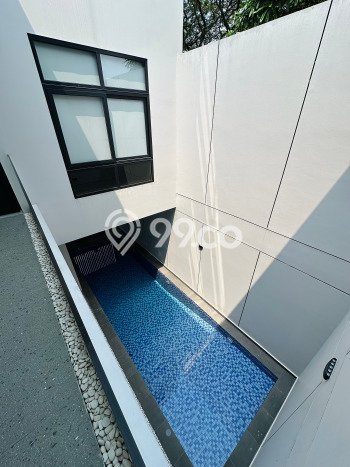Rumah Mewah LB 720m2 Siap Huni Desain Elegan di Alam Sutera, Tangerang Rumah Mewah LB 720m2 Siap Huni Desain Elegan di Alam Sutera, Tangerang