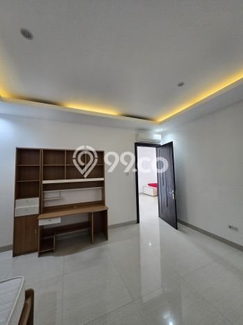 Disewakan! Rumah 4 Kamar Tidur &
4 Kamar Mandi di Alam Sutera, Tangerang Disewakan! Rumah 4 Kamar Tidur &
4 Kamar Mandi di Alam Sutera, Tangerang