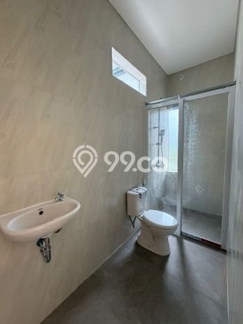 Rumah Strategis Minimalis Lb 140m2 di BSD, Tangerang Selatan Rumah Strategis Minimalis Lb 140m2 di BSD, Tangerang Selatan