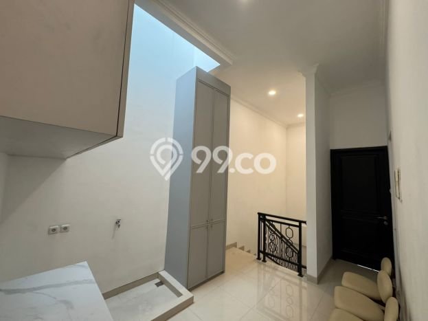 Rumah Elit Modern Tanpa Renovasi di Gading Serpong Tangerang Rumah Elit Modern Tanpa Renovasi di Gading Serpong Tangerang