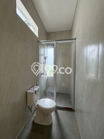 Rumah Strategis Minimalis Lb 140m2 di BSD, Tangerang Selatan Rumah Strategis Minimalis Lb 140m2 di BSD, Tangerang Selatan
