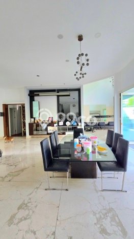 For Sale! Luxury House LT 644m2 Desain Elegan di Modernland For Sale! Luxury House LT 644m2 Desain Elegan di Modernland