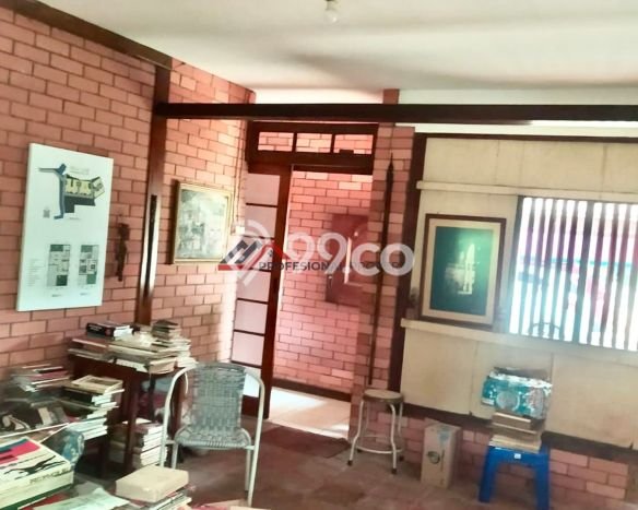 Hunian Mewah Siap Huni LT 1314m2 di Pamulang, Tangerang Selatan Hunian Mewah Siap Huni LT 1314m2 di Pamulang, Tangerang Selatan