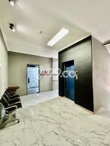Unit Kantor Dijual di Jakarta Selatan LT 475m2 & LB 1110m2 Unit Kantor Dijual di Jakarta Selatan LT 475m2 & LB 1110m2
