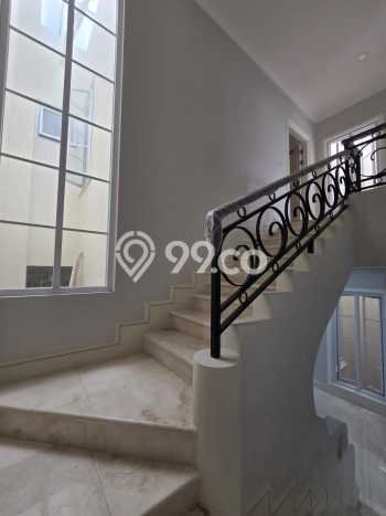 For Sale! Premium House LT 120m2 Desain Elegan di Intercon For Sale! Premium House LT 120m2 Desain Elegan di Intercon