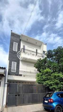 Rumah Nyaman 6 KT Luas Tanah 220m2m² di , Jakarta Utara Rumah Nyaman 6 KT Luas Tanah 220m2m² di , Jakarta Utara