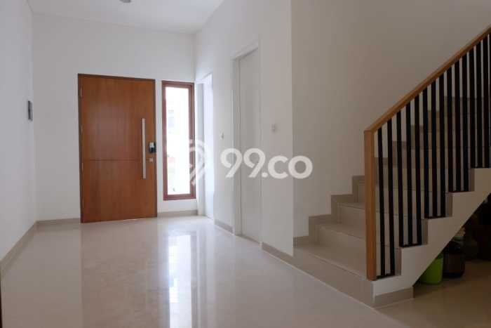 Rumah Siap Huni lokasi Kelapa Gading, Jakarta Utara, LT 108m2m² Bangunan 240m2m² Rumah Siap Huni lokasi Kelapa Gading, Jakarta Utara, LT 108m2m² Bangunan 240m2m²