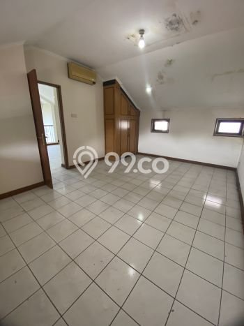 Rumah Elit Modern Siap Huni di Mutiara Kedoya Jakarta Barat Rumah Elit Modern Siap Huni di Mutiara Kedoya Jakarta Barat