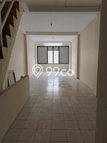 AREA PROSPEKTIF! Ruko Kawasan Pisang Utara, Luas 120m², Area Premium AREA PROSPEKTIF! Ruko Kawasan Pisang Utara, Luas 120m², Area Premium