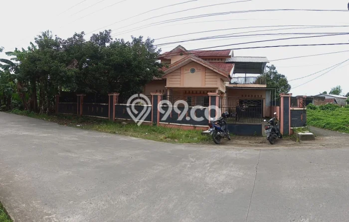 Jual Rumah Strategis Bagus Punya 5 KT di Barombong Gowa SHM Jual Rumah Strategis Bagus Punya 5 KT di Barombong Gowa SHM