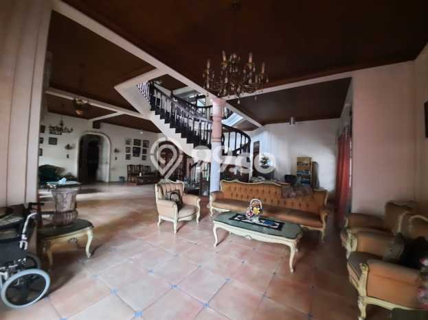 Ready to Use! Luxury House LT 600m2 Desain Elegan di Panakukkang Ready to Use! Luxury House LT 600m2 Desain Elegan di Panakukkang