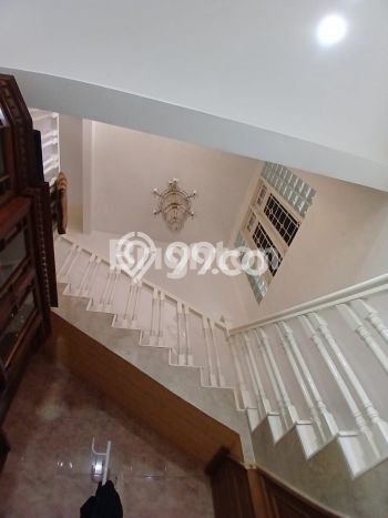 Rumah Elit Modern Tanpa Renovasi di Tanjung Barat Jakarta Selatan Rumah Elit Modern Tanpa Renovasi di Tanjung Barat Jakarta Selatan