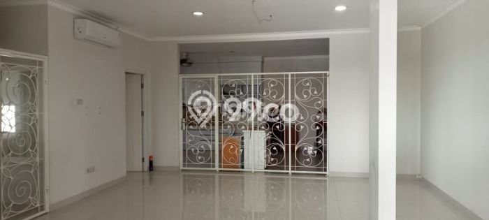 Rumah Elit Modern Tanpa Renovasi di Cibubur Bogor Rumah Elit Modern Tanpa Renovasi di Cibubur Bogor