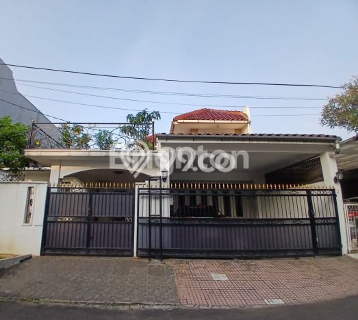 Rumah Elit Modern Tanpa Renovasi di Tanjung Barat Jakarta Selatan Rumah Elit Modern Tanpa Renovasi di Tanjung Barat Jakarta Selatan