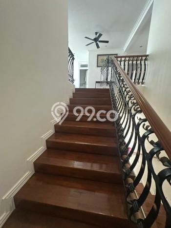 Hunian Kondisi Baik Disewakan di Pondok Indah, Jakarta Selatan LT 422m2, LB 650m2 Hunian Kondisi Baik Disewakan di Pondok Indah, Jakarta Selatan LT 422m2, LB 650m2