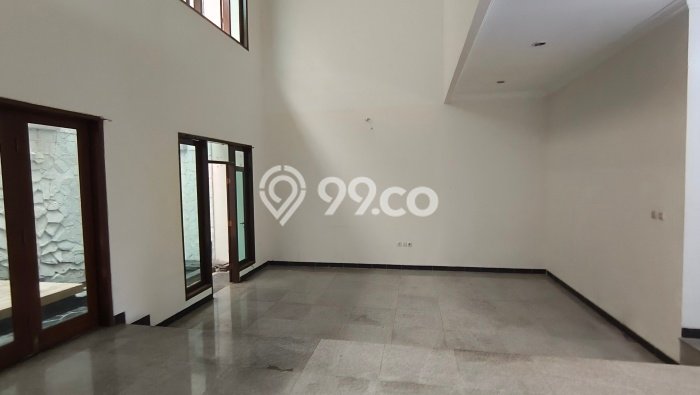 Lokasi strategis! Rumah siap huni disewakan di Kelapa Gading LB 280m2 Lokasi strategis! Rumah siap huni disewakan di Kelapa Gading LB 280m2