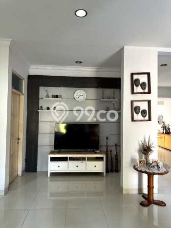 Hunian Elit LB 280m2 Siap Huni Desain Elegan di Srengseng, Jakarta Barat Hunian Elit LB 280m2 Siap Huni Desain Elegan di Srengseng, Jakarta Barat