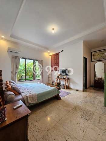 Dijual Rumah Luas Megah Dengan View Cantik di Ragunan, Jakarta Selatan Dijual Rumah Luas Megah Dengan View Cantik di Ragunan, Jakarta Selatan