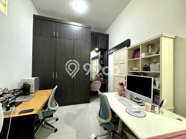 Hunian Elit LB 280m2 Siap Huni Desain Elegan di Srengseng, Jakarta Barat Hunian Elit LB 280m2 Siap Huni Desain Elegan di Srengseng, Jakarta Barat