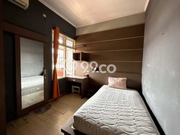 Hunian Elit LB 280m2 Siap Huni Desain Elegan di Srengseng, Jakarta Barat Hunian Elit LB 280m2 Siap Huni Desain Elegan di Srengseng, Jakarta Barat