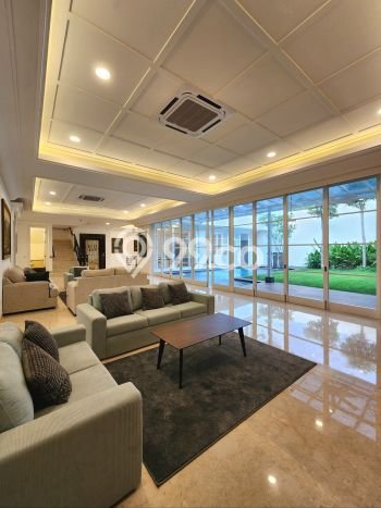 Ready to Use! Luxury House LT 517m2 Desain Elegan di Kemang Ready to Use! Luxury House LT 517m2 Desain Elegan di Kemang