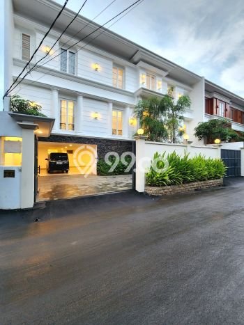 Ready to Use! Luxury House LT 517m2 Desain Elegan di Kemang Ready to Use! Luxury House LT 517m2 Desain Elegan di Kemang
