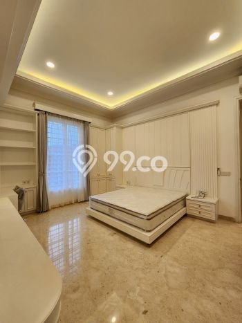 Ready to Use! Luxury House LT 517m2 Desain Elegan di Kemang Ready to Use! Luxury House LT 517m2 Desain Elegan di Kemang