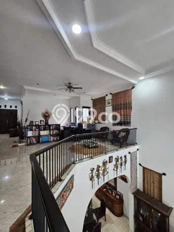 Dijual Rumah Luas Megah Dengan View Cantik di Ragunan, Jakarta Selatan Dijual Rumah Luas Megah Dengan View Cantik di Ragunan, Jakarta Selatan