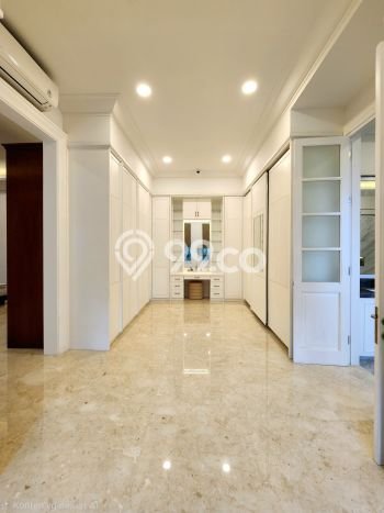 Ready to Use! Luxury House LT 517m2 Desain Elegan di Kemang Ready to Use! Luxury House LT 517m2 Desain Elegan di Kemang