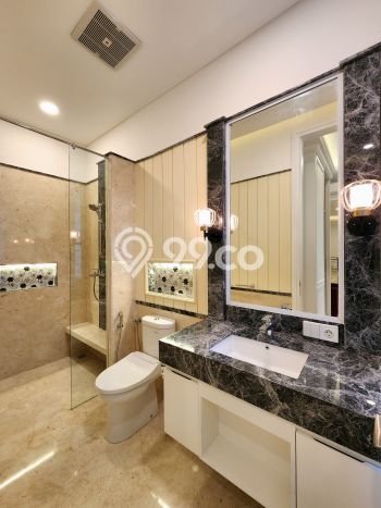 Ready to Use! Luxury House LT 517m2 Desain Elegan di Kemang Ready to Use! Luxury House LT 517m2 Desain Elegan di Kemang