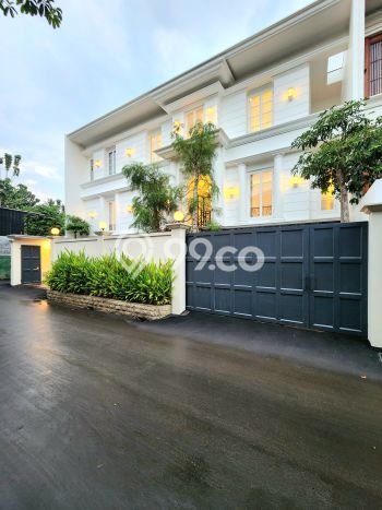 Ready to Use! Luxury House LT 517m2 Desain Elegan di Kemang Ready to Use! Luxury House LT 517m2 Desain Elegan di Kemang