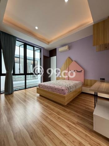Siap Huni Hunian Elit 5 Kamar di Kebayoran Baru Dekat ke Mana Pun Siap Huni Hunian Elit 5 Kamar di Kebayoran Baru Dekat ke Mana Pun