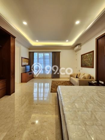 Ready to Use! Luxury House LT 517m2 Desain Elegan di Kemang Ready to Use! Luxury House LT 517m2 Desain Elegan di Kemang
