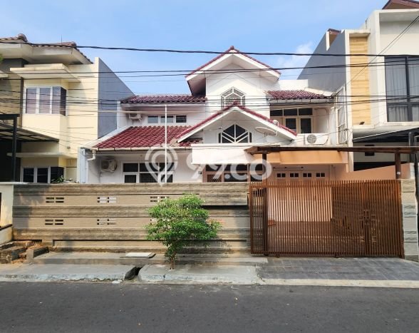 Rumah Elit Modern Tanpa Renovasi di Pondok Indah Jakarta Selatan Rumah Elit Modern Tanpa Renovasi di Pondok Indah Jakarta Selatan