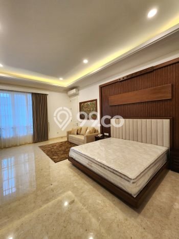 Ready to Use! Luxury House LT 517m2 Desain Elegan di Kemang Ready to Use! Luxury House LT 517m2 Desain Elegan di Kemang