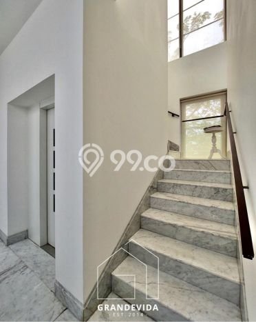 For Sale! Luxury House LT 140m2 Desain Elegan di Kemang For Sale! Luxury House LT 140m2 Desain Elegan di Kemang