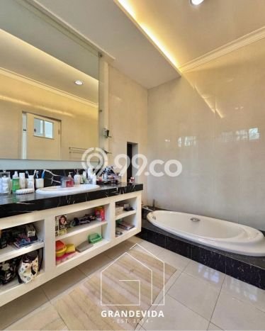 Rumah Luxury Modern Siap Huni di Kemang Jakarta Selatan Rumah Luxury Modern Siap Huni di Kemang Jakarta Selatan