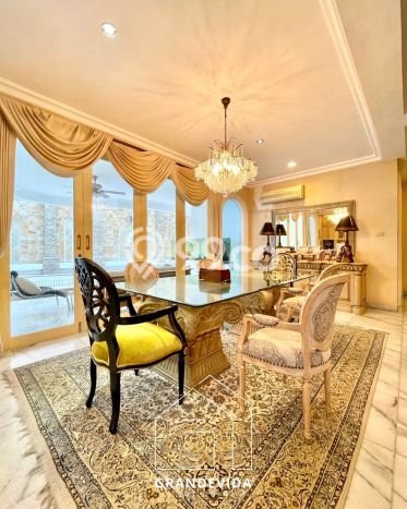 Rumah Elit Modern Tanpa Renovasi di Cipete Jakarta Selatan Rumah Elit Modern Tanpa Renovasi di Cipete Jakarta Selatan