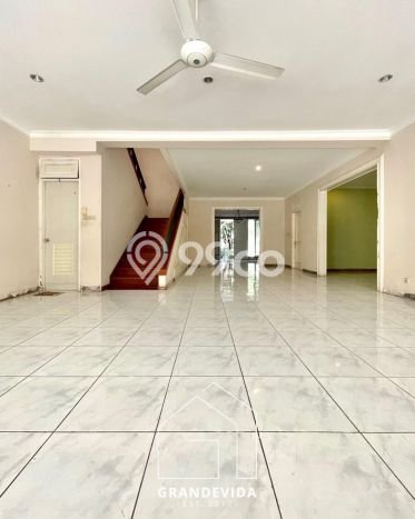 Rumah Luxury Modern Tanpa Renovasi di Pondok Indah Jakarta Selatan Rumah Luxury Modern Tanpa Renovasi di Pondok Indah Jakarta Selatan