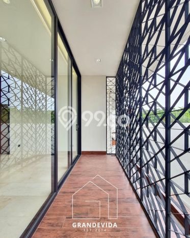 For Sale! Premium House LT 174m2 Desain Elegan di Kemang For Sale! Premium House LT 174m2 Desain Elegan di Kemang