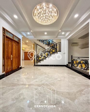 Dijual Rumah Luas Elegan Dengan View Cantik di Pondok Indah, Jakarta Selatan Dijual Rumah Luas Elegan Dengan View Cantik di Pondok Indah, Jakarta Selatan