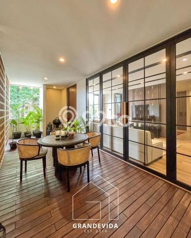 Rumah Elit Modern Siap Huni di Kemang Jakarta Selatan Rumah Elit Modern Siap Huni di Kemang Jakarta Selatan