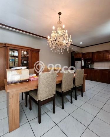 Jual Rumah Mewah Megah Dengan View Eksklusif di Kemang, Jakarta Selatan Jual Rumah Mewah Megah Dengan View Eksklusif di Kemang, Jakarta Selatan