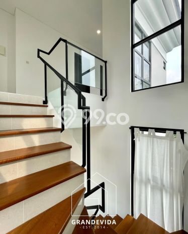 Ready to Use! Premium House LT 225m2 Desain Modern di Kemang Ready to Use! Premium House LT 225m2 Desain Modern di Kemang
